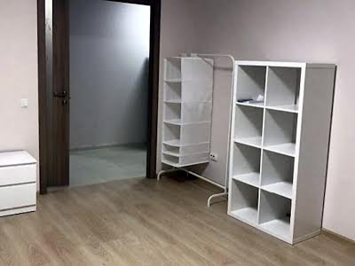 квартира за адресою Довженка вул., 12