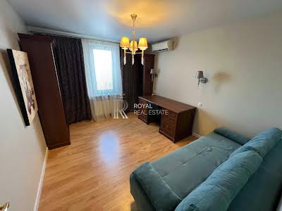 квартира за адресою Драгоманова вул., 1
