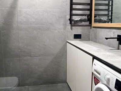 квартира за адресою Салютна вул., 2к18