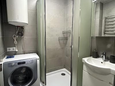 квартира за адресою Верховинна вул., 81