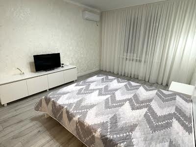 квартира за адресою Панаса Мирного вул., 11