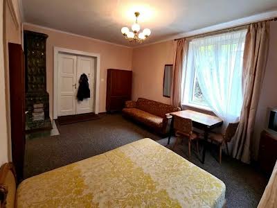 квартира за адресою Петрушевича, 10