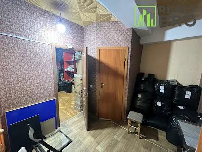 коммерческая по адресу Володимирська ул., 1