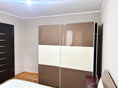 кімната за адресою Івана Миколайчука вул., 20