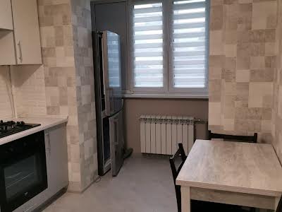 квартира за адресою Митрополита Василя Липківського вул. (Урицького), 21