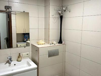 квартира за адресою Метробудівська вул., 8