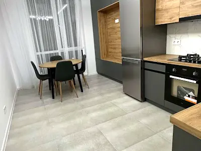 квартира за адресою Дениса Січинського вул., 2