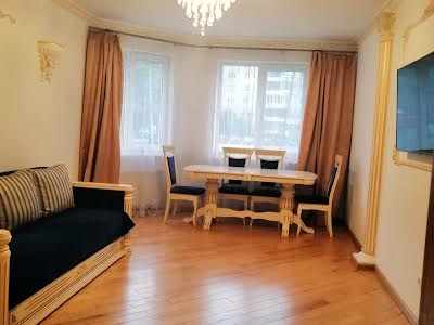 квартира за адресою Авраама Лінкольна вул., 10