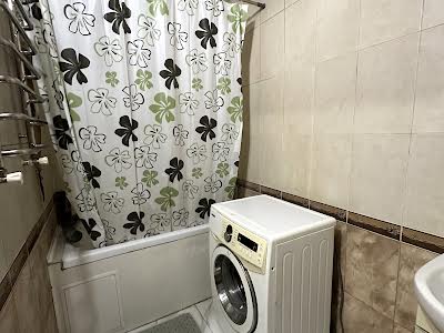 квартира за адресою Дружби вул., 8