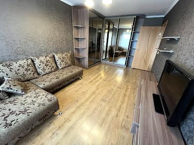 квартира за адресою Набережна Перемоги вул., 130