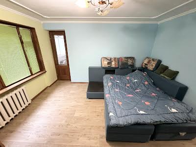 квартира за адресою Великотирнівська вул., 30