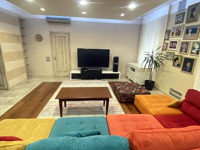 квартира за адресою Богдана Хмельницького вул., 35
