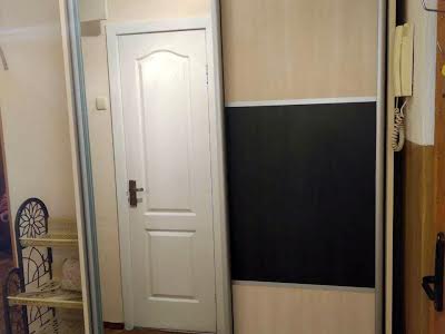 квартира за адресою Героїв полку 