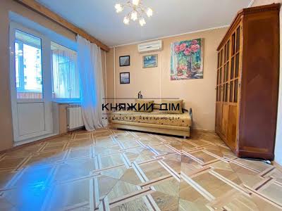 квартира за адресою Лариси Руденко вул., 13