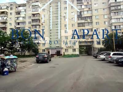 квартира за адресою Прирічна вул., 10