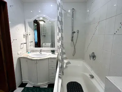 квартира за адресою Композитора Лятошинського вул., 8