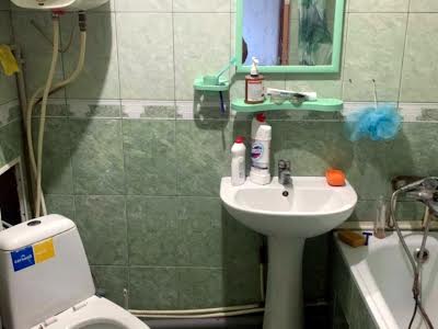 квартира за адресою Космонавтів, 142В