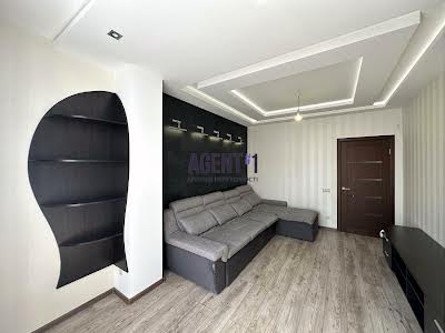 квартира за адресою Миру вул., 15-А