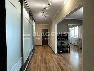 квартира за адресою Авіаконструктора Ігоря Сікорського вул. (Танкова), 1