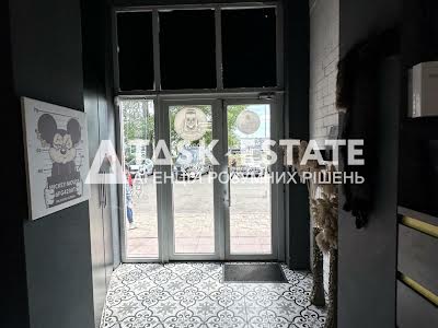 комерційна за адресою Соборна вул., 126/1