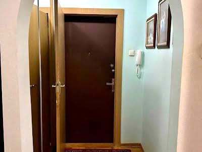 квартира за адресою Срібнокільська вул., 8