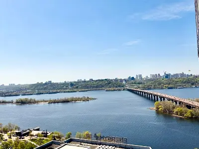квартира за адресою Дніпровська набережна вул., 1
