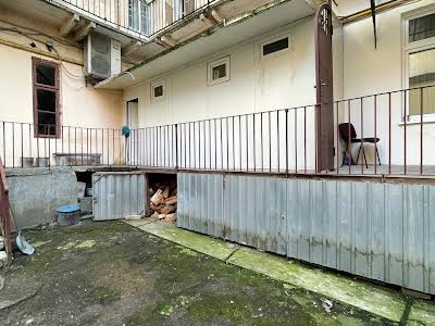 комерційна за адресою Михайла Туган-Барановського вул., 4
