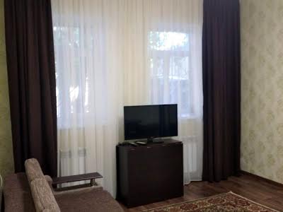квартира за адресою Лазарева, 35