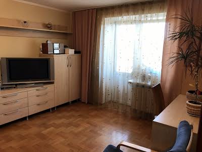 квартира по адресу Андрея Верхогляда ул. (Михайла Драгомирова), 2