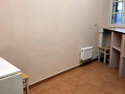 комерційна за адресою Футуристів пров., 9