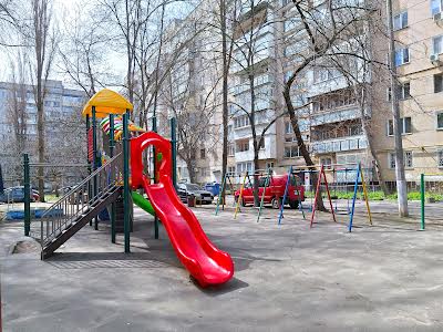 квартира за адресою Небесної Сотні просп. (Маршала Жукова), 18