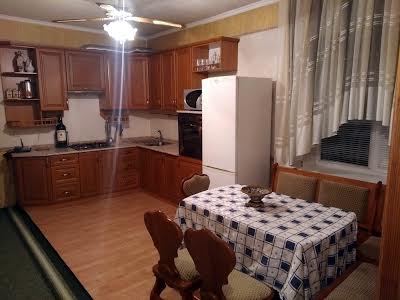 будинок за адресою Весняна вул.