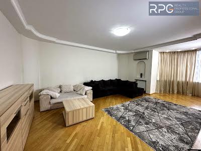 квартира за адресою Старонаводницька вул., 4-В