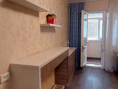 квартира за адресою 12-та Поздовжня вул., 3