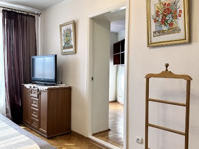 квартира за адресою Шота Руставелі вул., 25