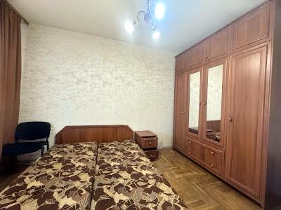 квартира за адресою Анни Ахматової вул., 14-Б