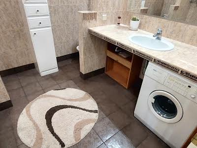 квартира за адресою Андрія Верхогляда вул. (Михайла Драгомирова), 4