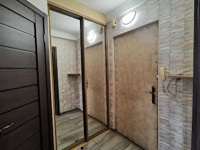квартира по адресу Ореста Левицкого ул. (Академіка Курчатова), 13