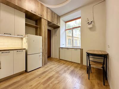 квартира за адресою Шота Руставелі вул., 2