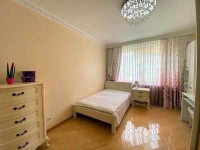 квартира по адресу Водопровідна ул., 75/2