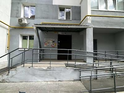 квартира за адресою Домобудівельна вул., 13