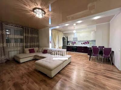 квартира за адресою Патріарха Мстислава Скрипника вул., 40