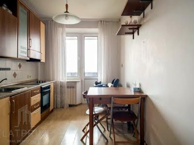 квартира за адресою Старонаводницька вул., 8