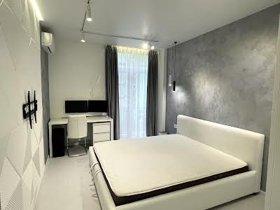квартира за адресою Регенераторна вул., 4 к1-3