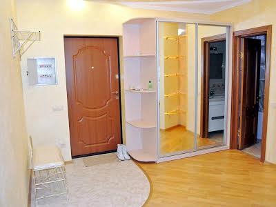 квартира за адресою Авіаконструктора Ігоря Сікорського вул. (Танкова), 1Б