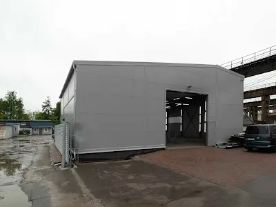 комерційна за адресою Будівельників вул., 1