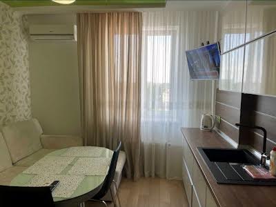 квартира за адресою Середньофонтанська вул., 30