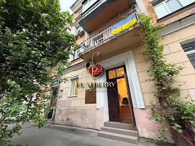 комерційна за адресою Волоська вул., 24а