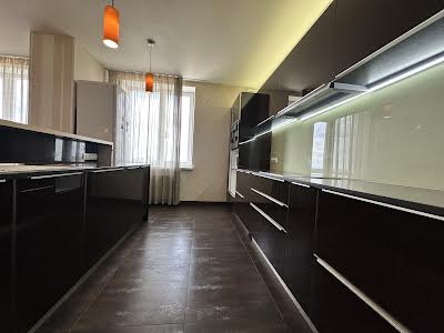 квартира за адресою Дніпровська набережна вул., 1