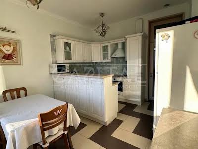 квартира за адресою Дмитрівська вул., 69